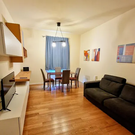 Апартаменты A Casa Di Leone - 6th Piano Sopra La Metro San Giovanni